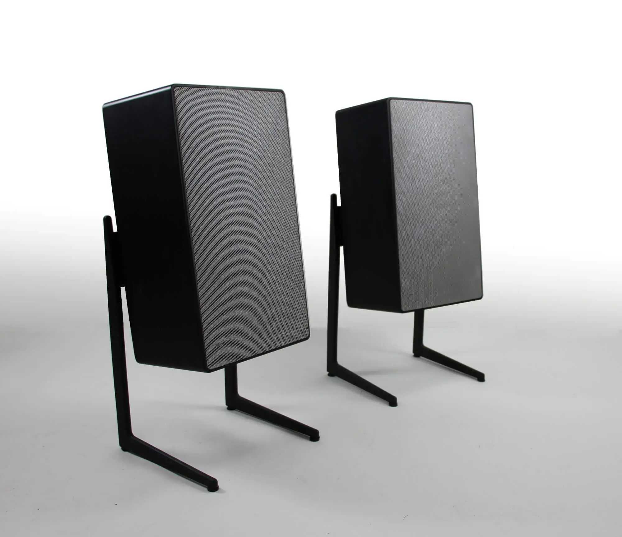 L 710 black & LF 700 stands L 710 black & LF 700 stands