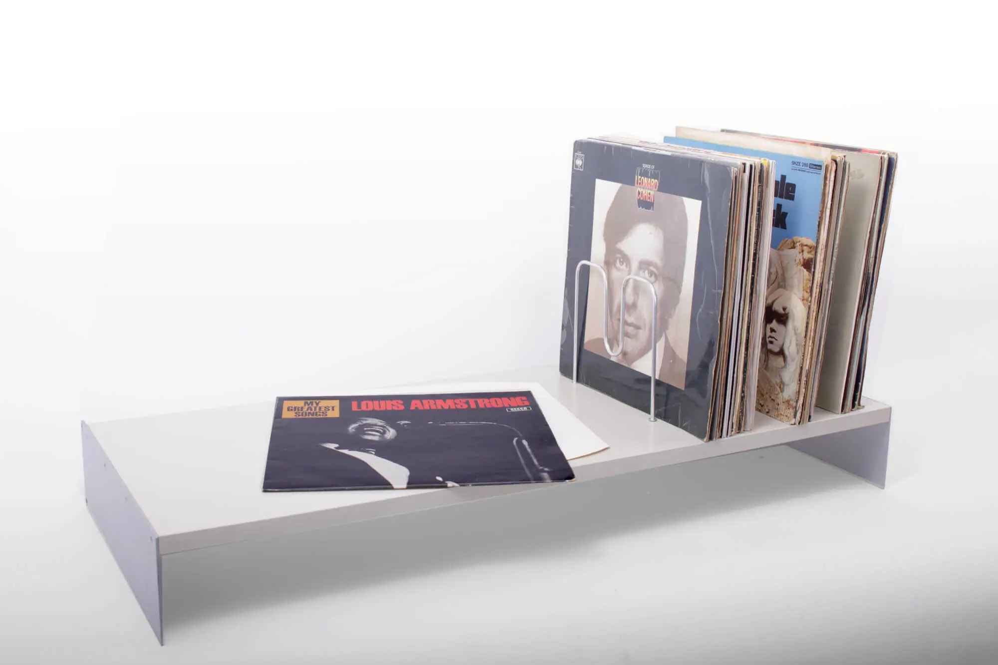 Vitsoe 606 Vintage Regalbrett 90cm modifiziert mit Schallplattenhalterungen