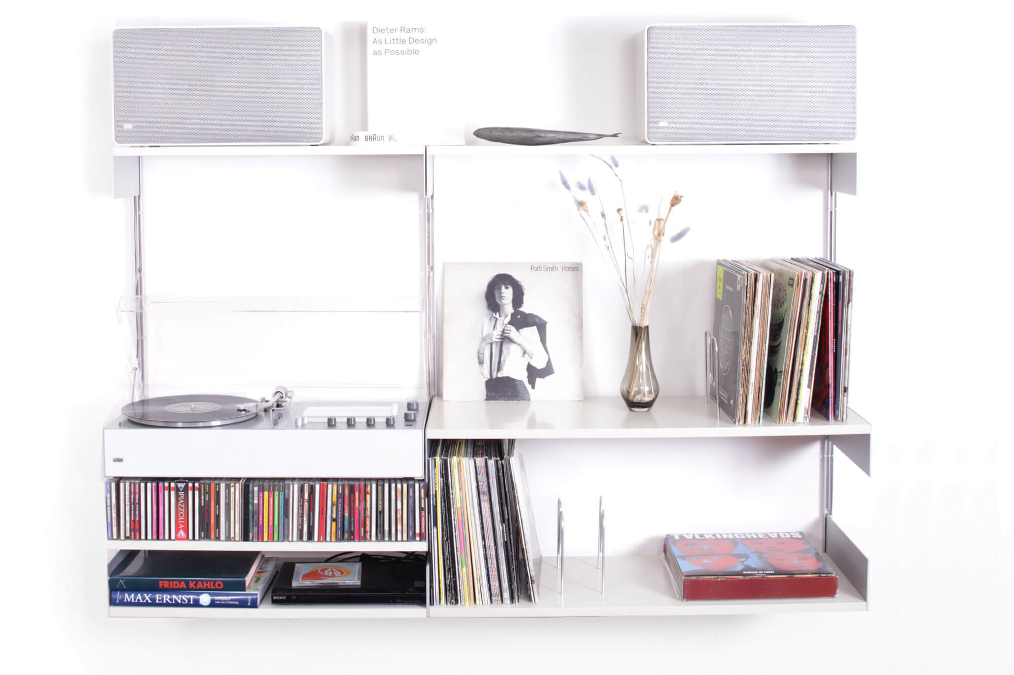 Vitsoe 606 vintage shelf with vinyl record holding brackets and speakers L 625 and hooked-in audio 310